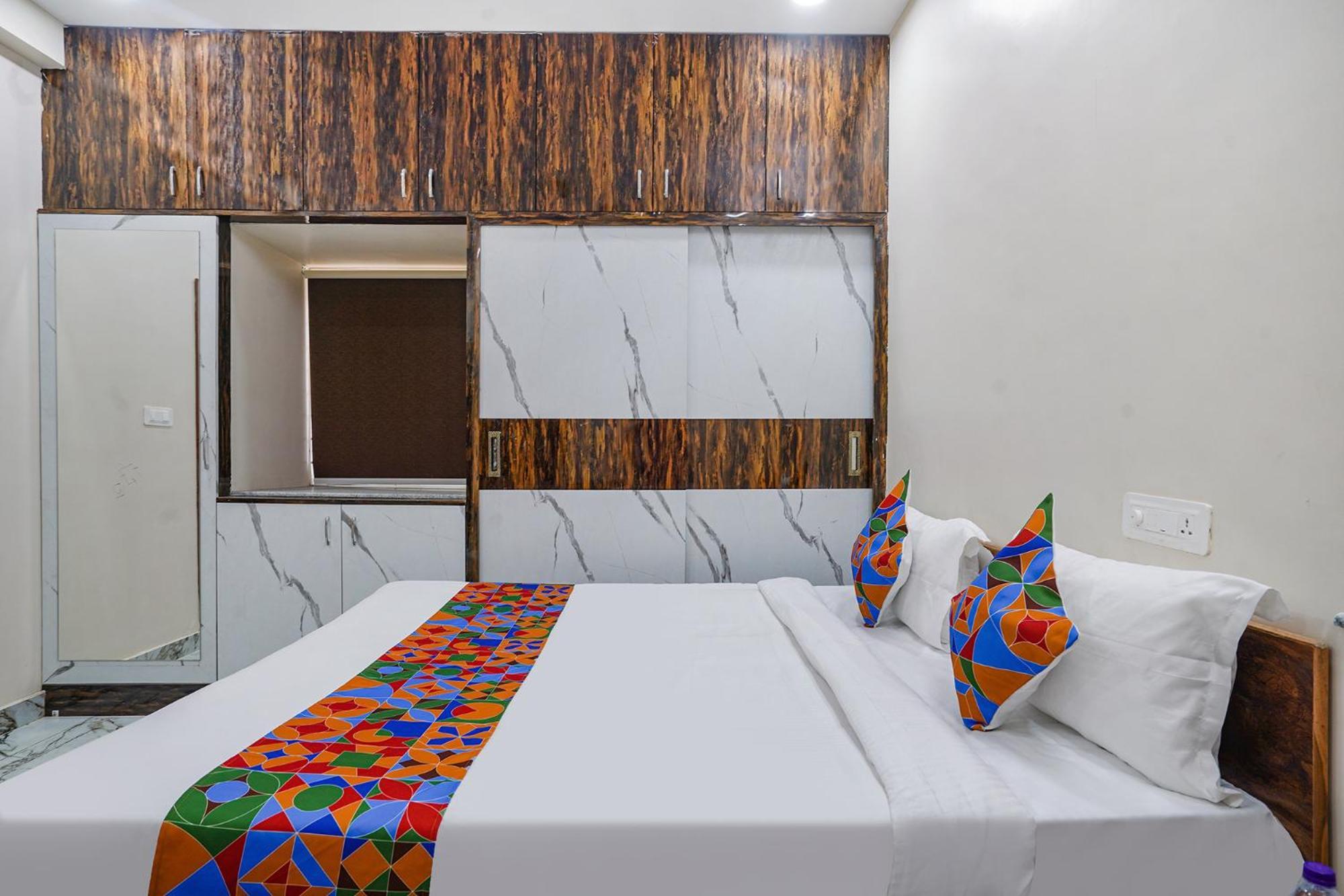 היידראבד Fabhotel Perams Grand Inn - Hitech City מראה חיצוני תמונה