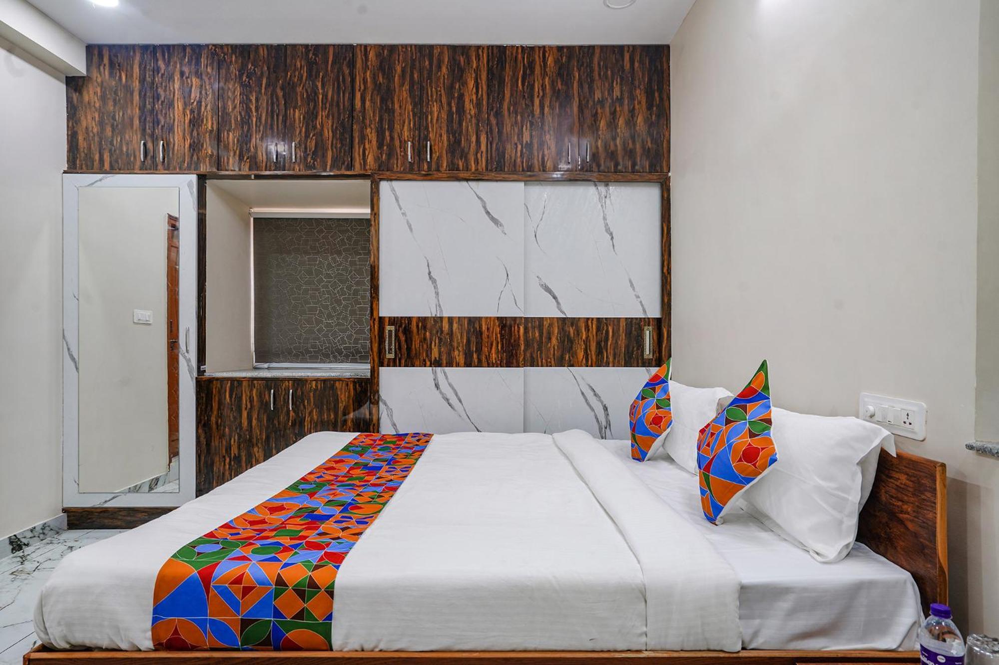 היידראבד Fabhotel Perams Grand Inn - Hitech City מראה חיצוני תמונה